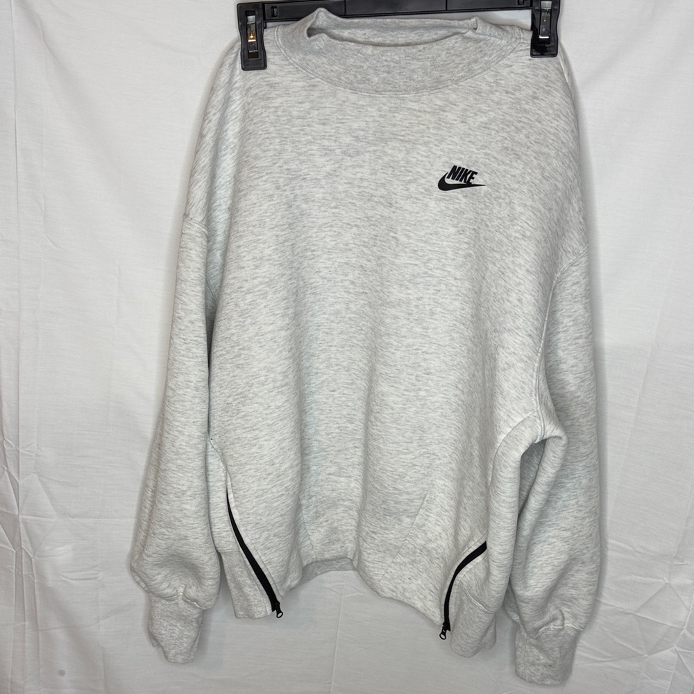 Nike Women’s Light Gray Crewneck Sweater